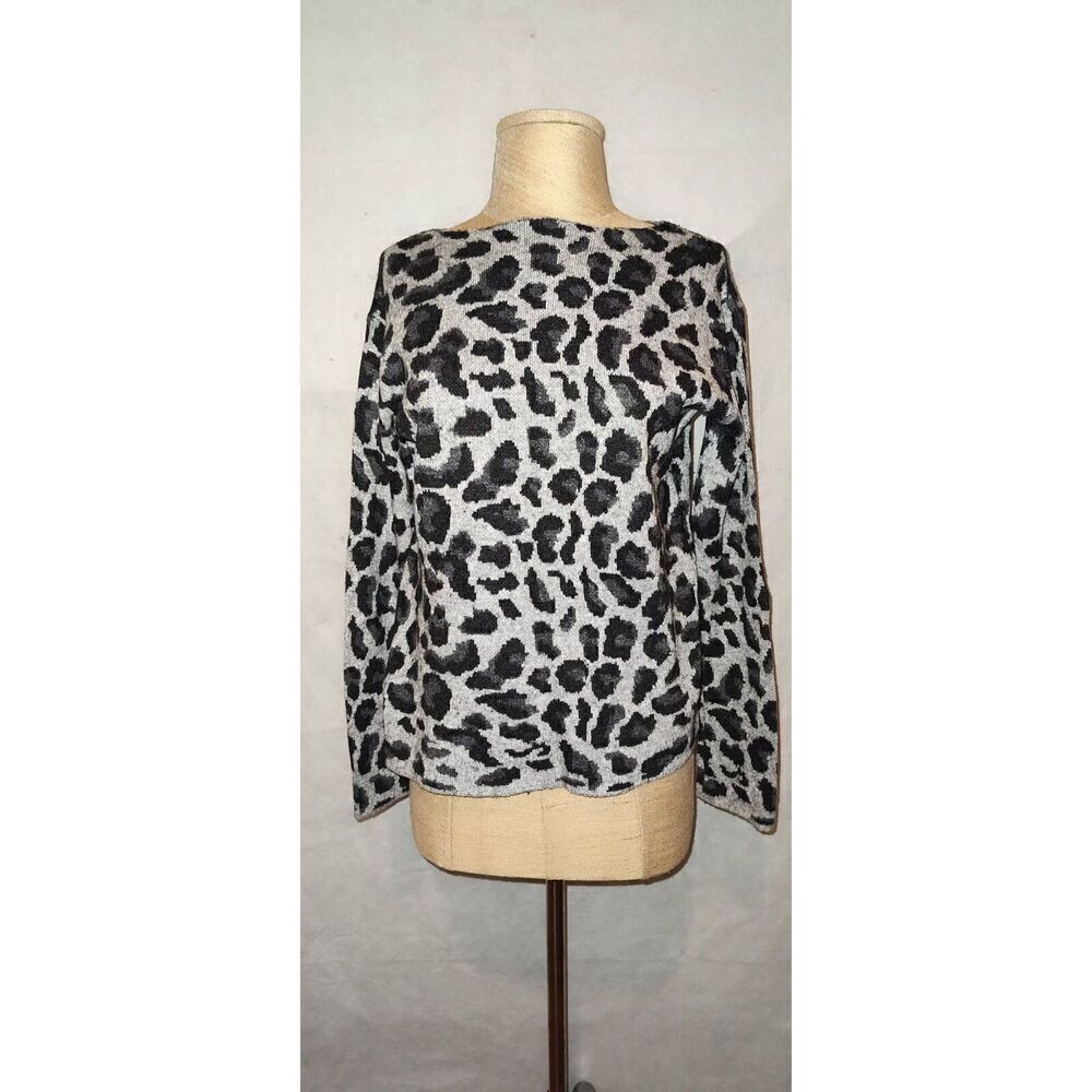 Massimo Dutti Wool Cashmere Black and grey animal print long sleeve sweater. Boa